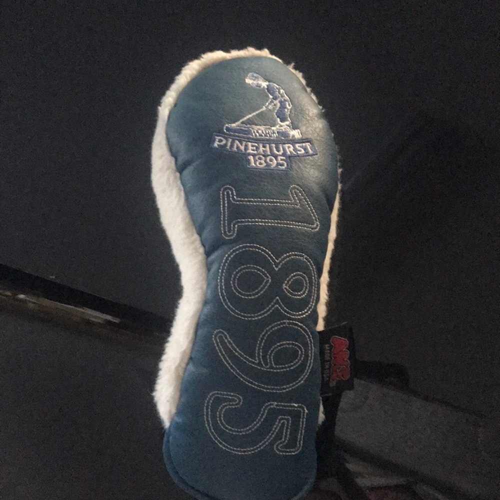 Pinehurst 1895 golf club head cover.